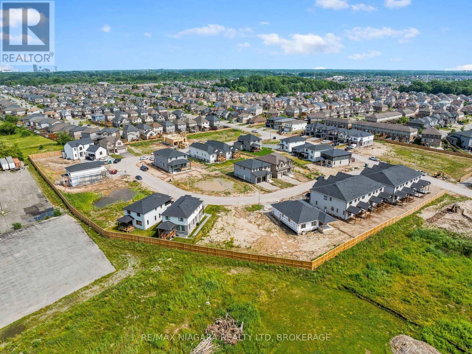 Niagara Falls (forestview), ON L2H0H9,8885 ANGIE DRIVE