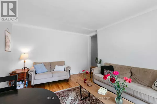 Ottawa, ON K1M2C4,396 MacKay ST #2