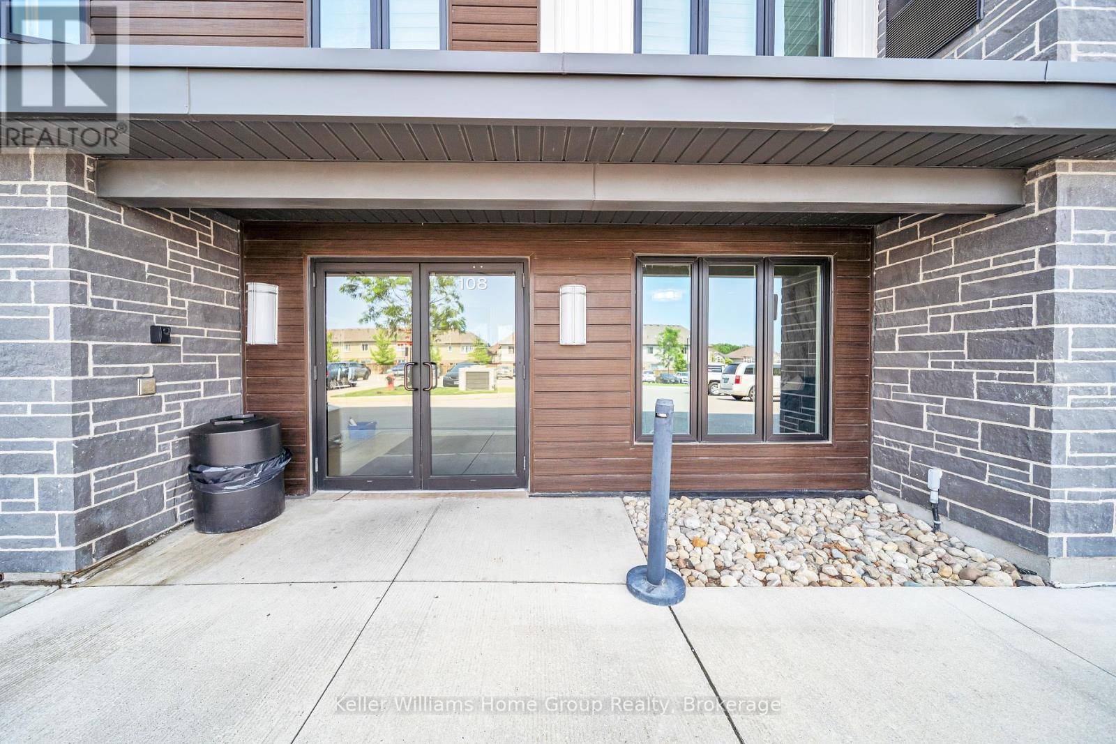 Guelph (grange Road), ON N1E0P8,108 Summit Ridge DR #412