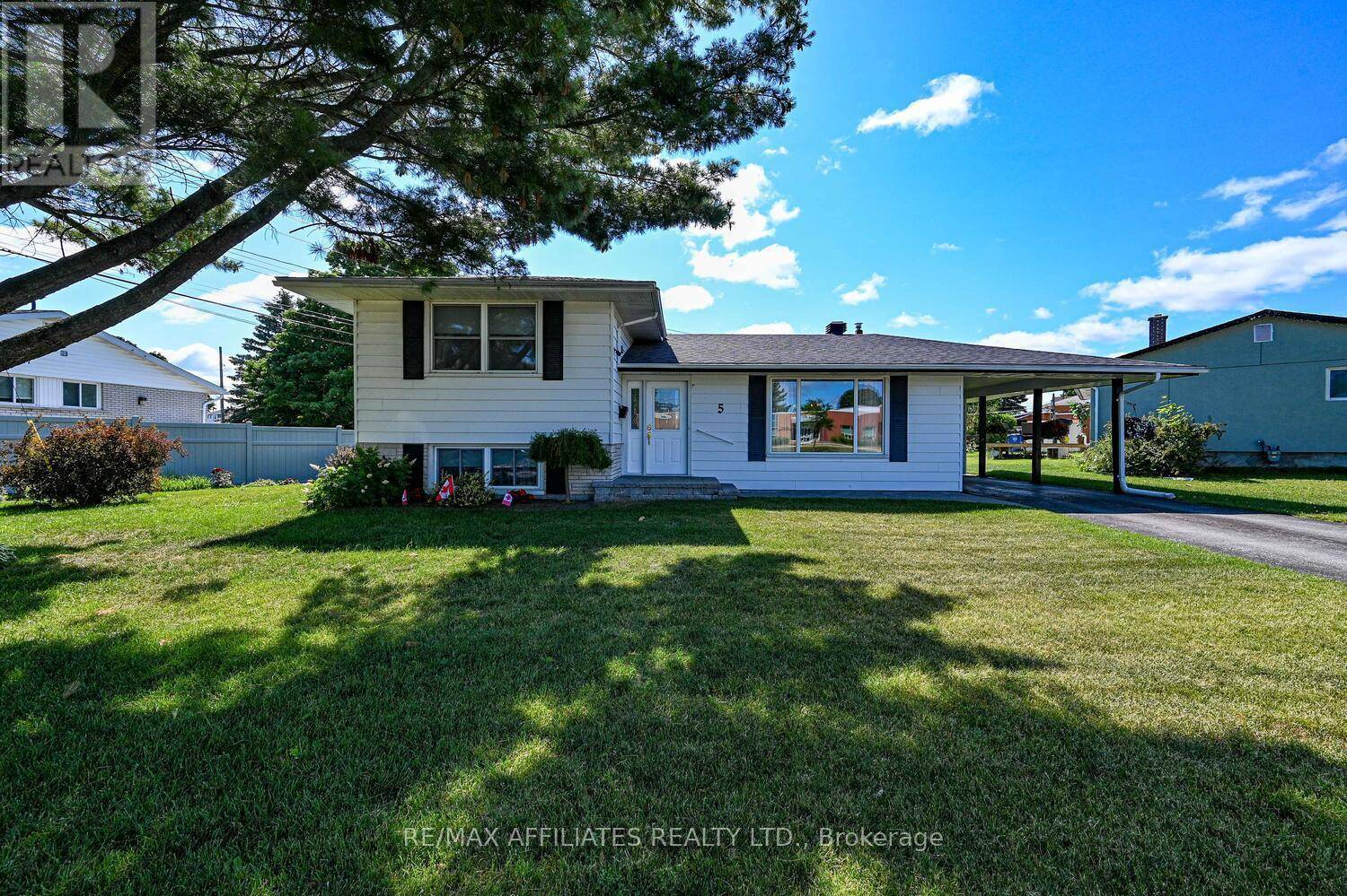 5 ROSS STREET W, Smiths Falls, ON K7A4L4