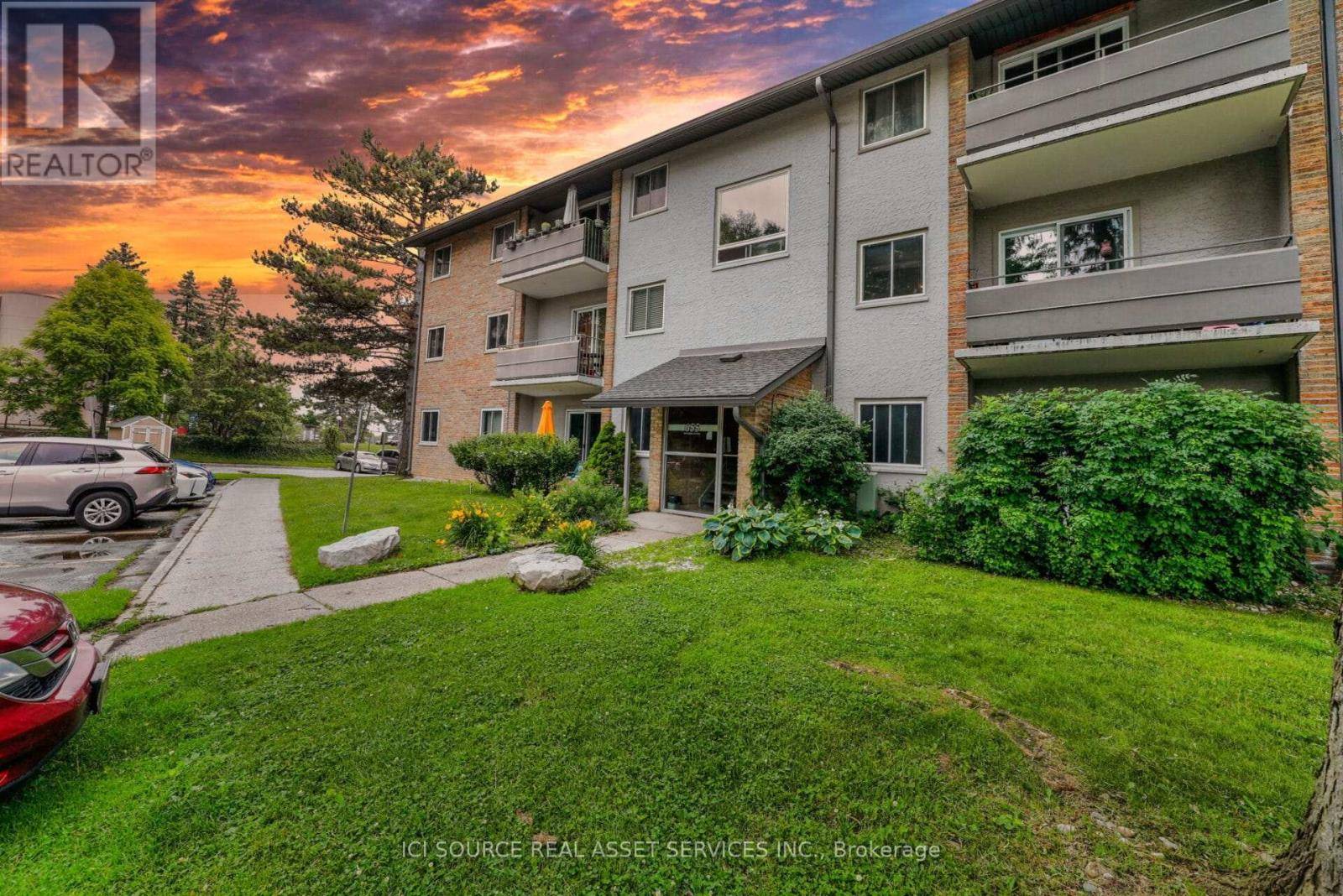 655 Wonderland RD South #7, London South (south M), ON N6K1M1