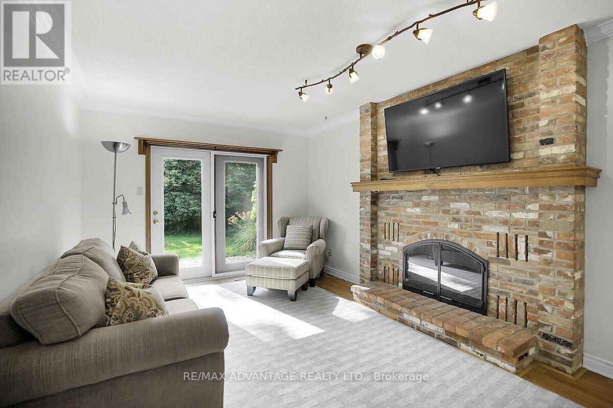 London North (north O), ON N6H4X9,187 CHALFONT CRESCENT