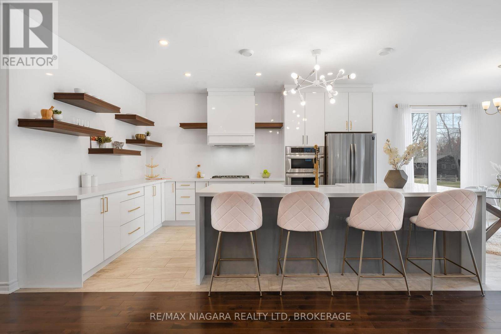 Fort Erie (ridgeway), ON L0S1N0,3157 BETHUNE AVENUE