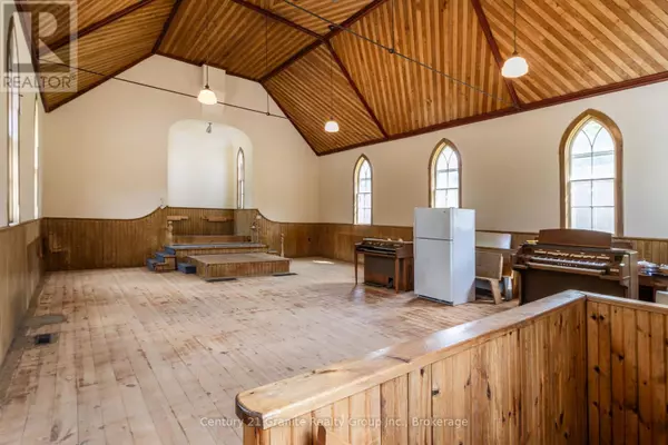 Algonquin Highlands (stanhope), ON K0M1S0,10961 HIGHWAY 118