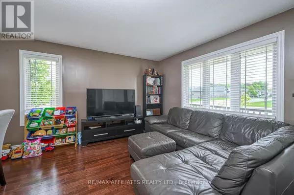 Smiths Falls, ON K7A0A2,30 LEE AVENUE