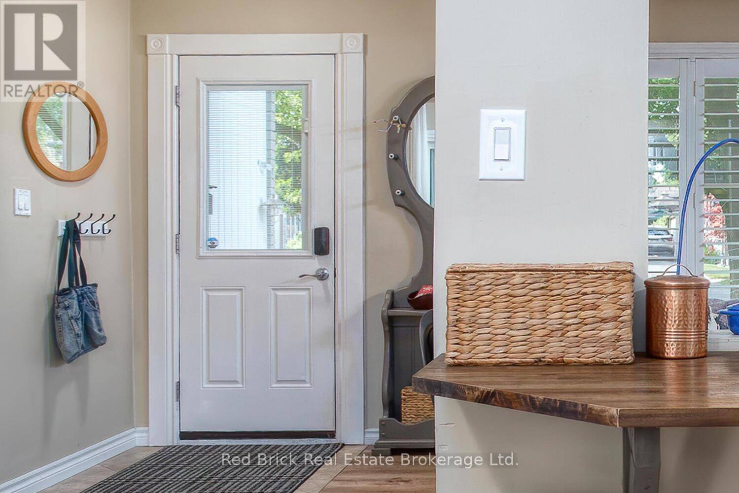 Kitchener, ON N2A1V6,302 ROSS AVENUE