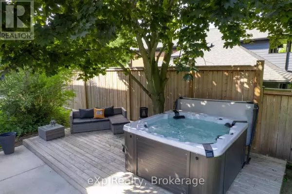 Kincardine, ON N2Z2J1,581 QUEEN STREET