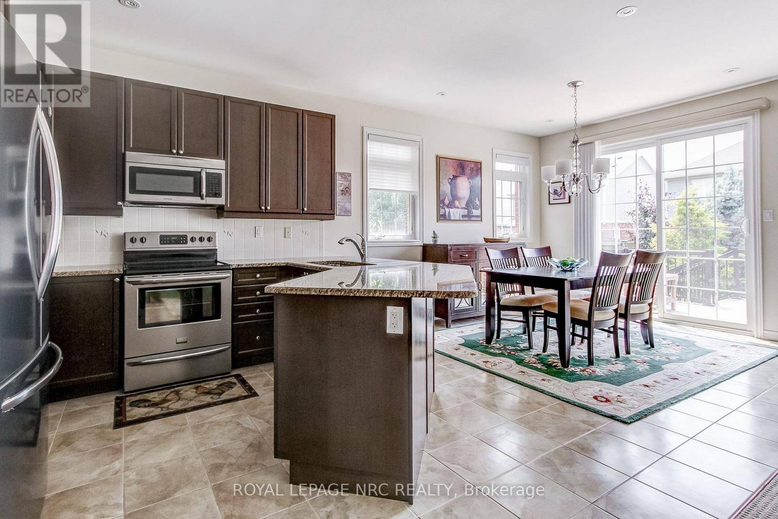 Niagara Falls (forestview), ON L2H0C2,6667 SEBASTIAN CRESCENT