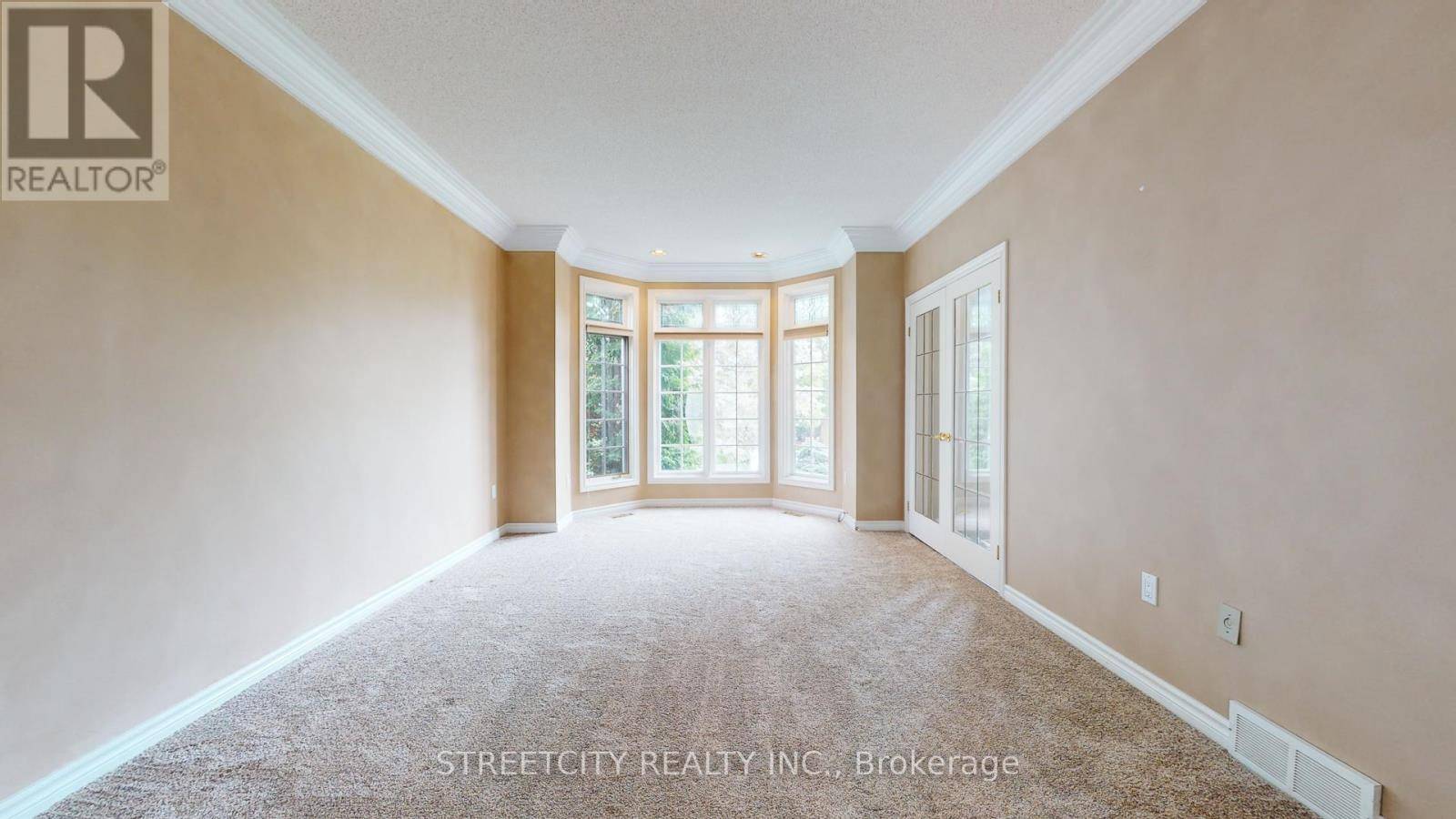 London South (south C), ON N6K4H3,26 QUINELLA PLACE