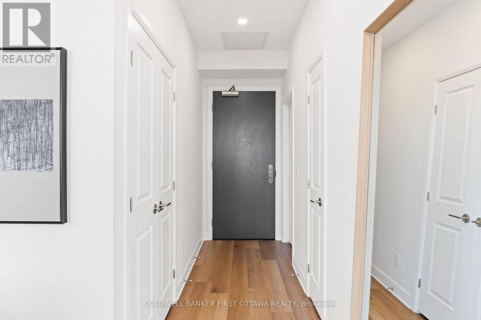 Ottawa, ON K1K5B4,530 PIMIWIDON ST #104
