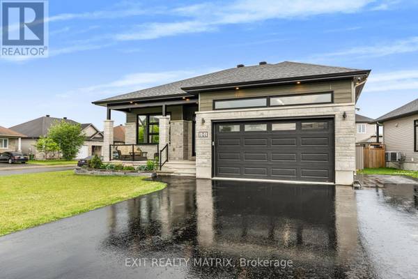 101 LYON STREET, Russell, ON K0A1W0