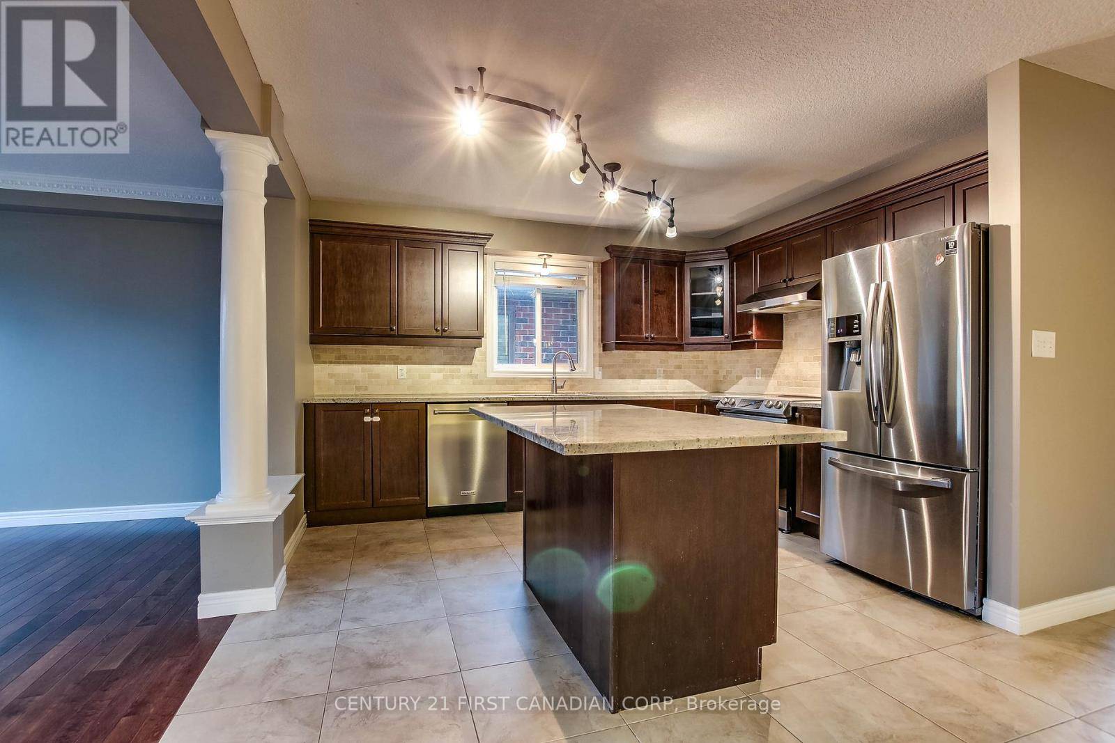 London North (north S), ON N6G0G2,1048 SILVERFOX DRIVE