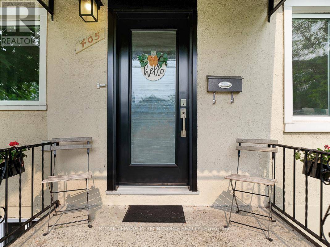 Ottawa, ON K1L7B6,405 ALLEN BOULEVARD