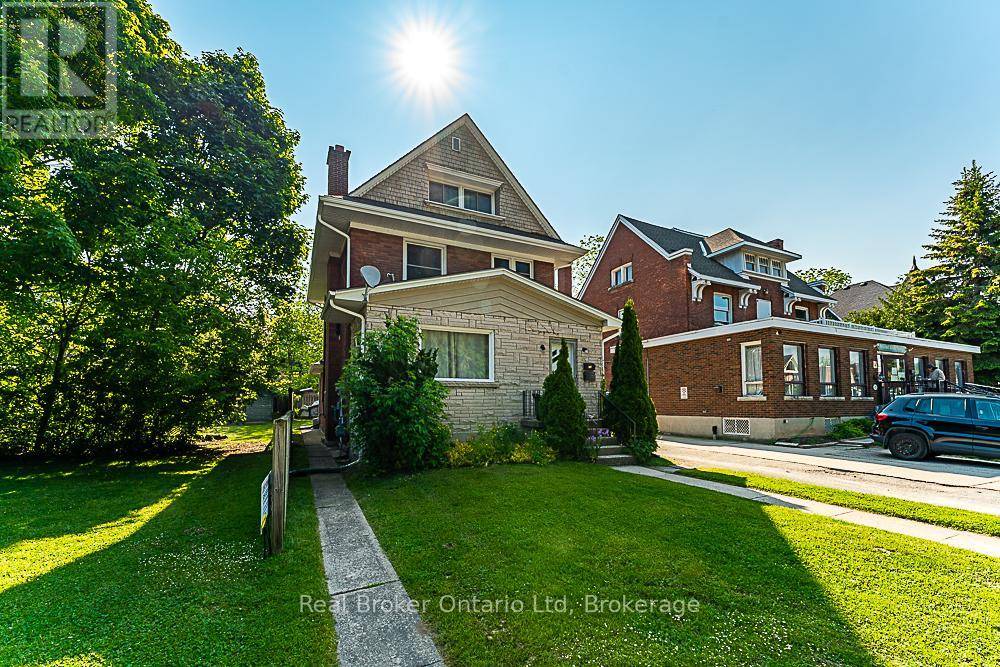 Owen Sound, ON N4K2G7,679 2ND AVENUE E