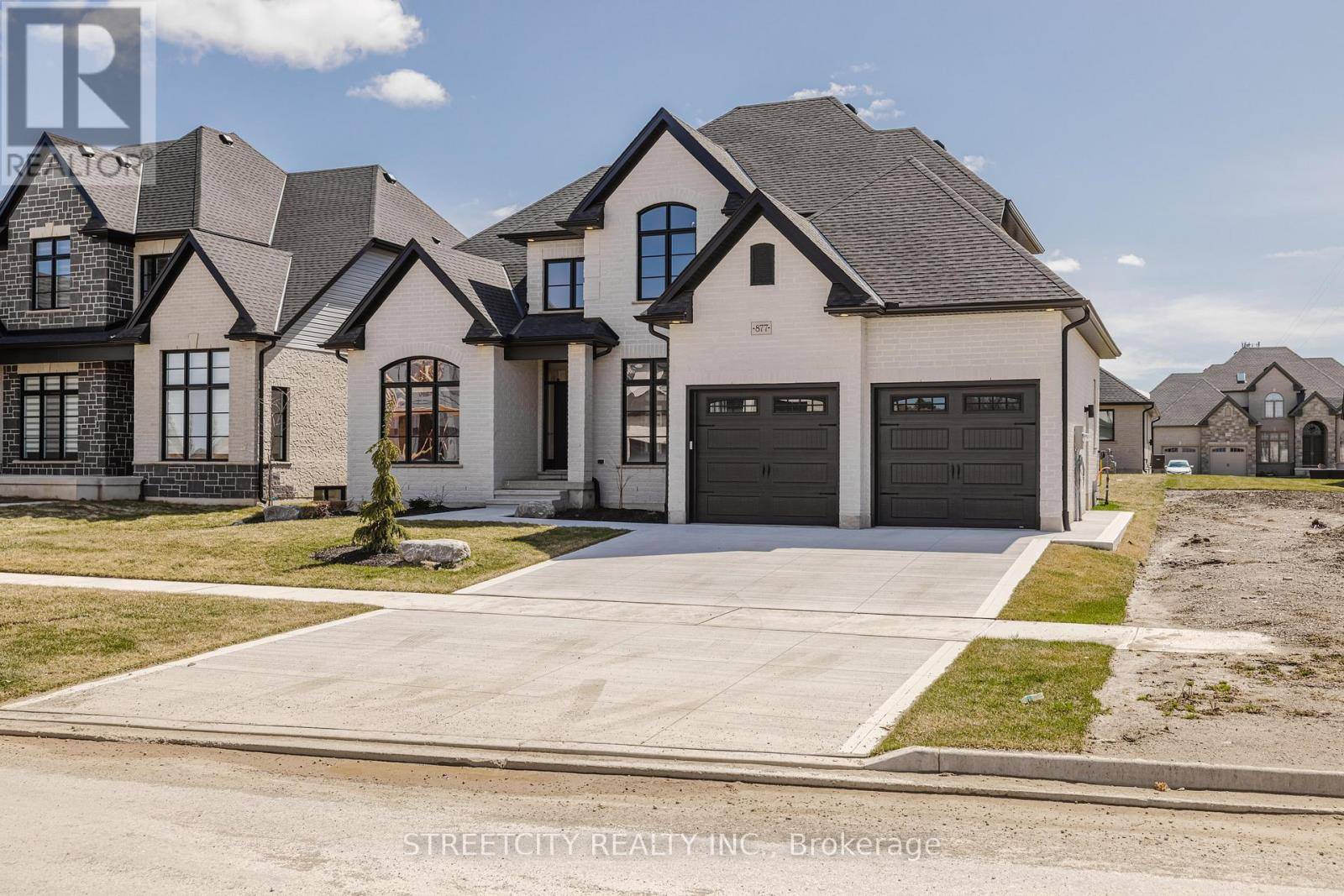 London North (north S), ON N6G3X9,877 EAGLETRACE DRIVE W
