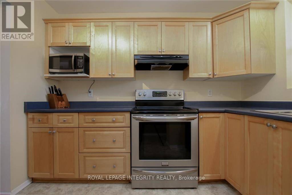 Ottawa, ON K2L3S2,19 HEWITT WAY