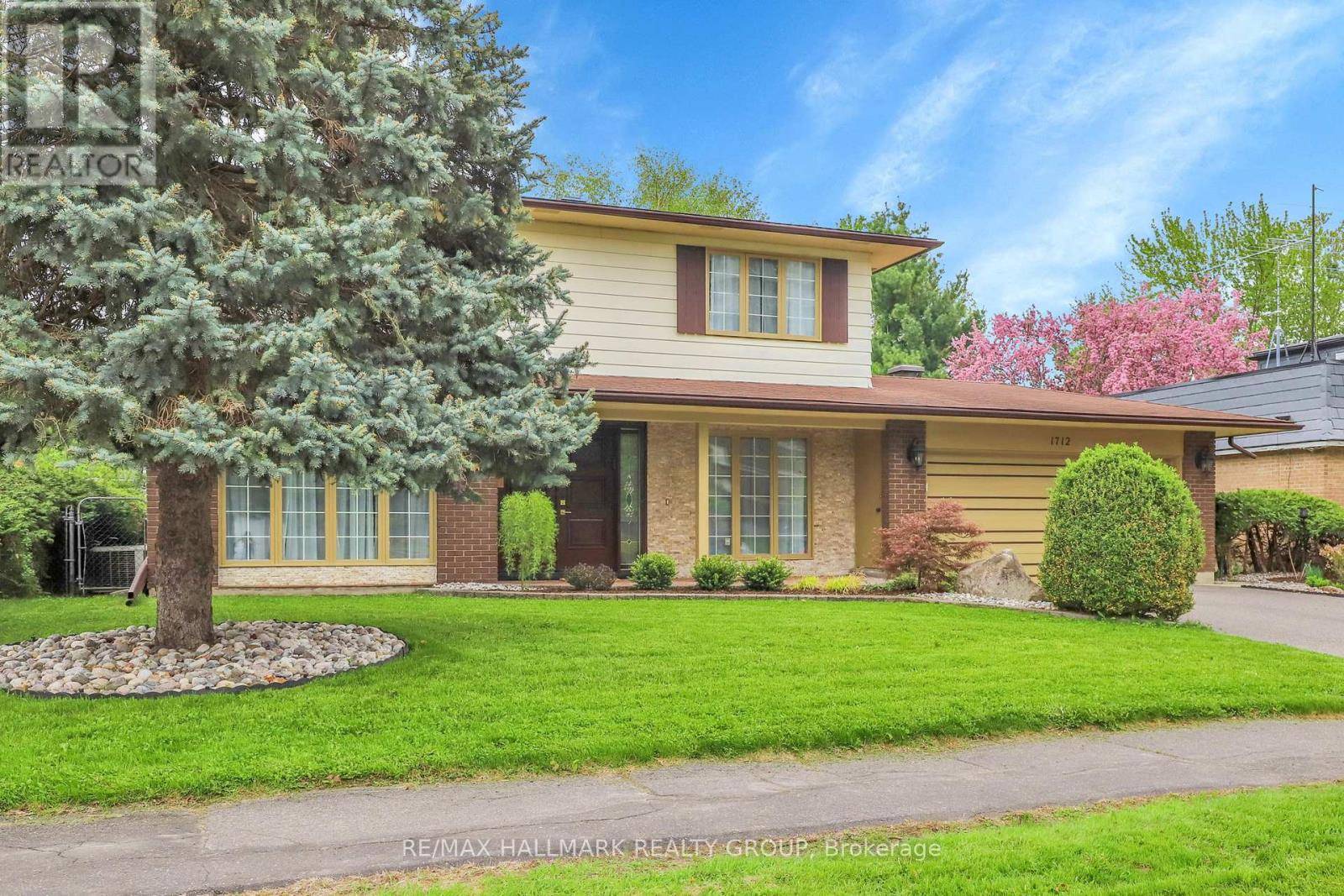 Ottawa, ON K1H5S6,1712 PLAYFAIR DRIVE