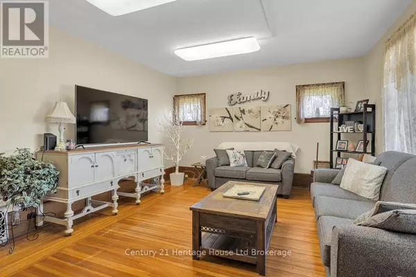 Tillsonburg, ON N4G2A5,48 BROCK STREET W