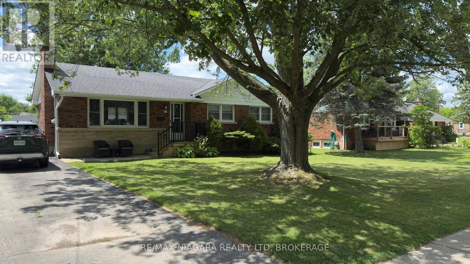 Welland (prince Charles), ON L3C3B2,417 CLARE AVENUE