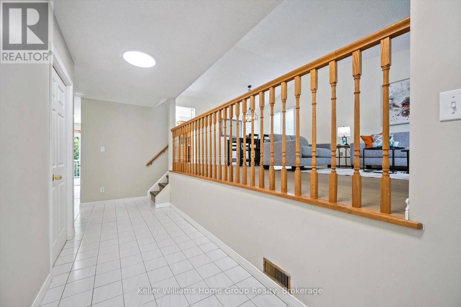 Guelph (willow West/sugarbush/west Acres), ON N1H8C6,44 GREENWICH DRIVE