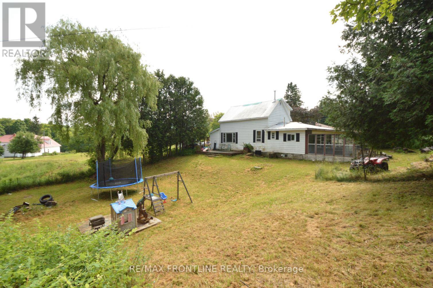 Frontenac (frontenac North), ON K0H2C0,1020 ST. PIERRES ROAD