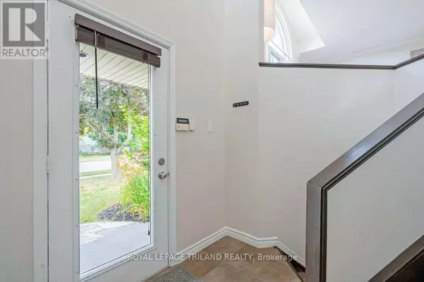 Central Elgin (port Stanley), ON N5L1B2,307 FRANCES STREET