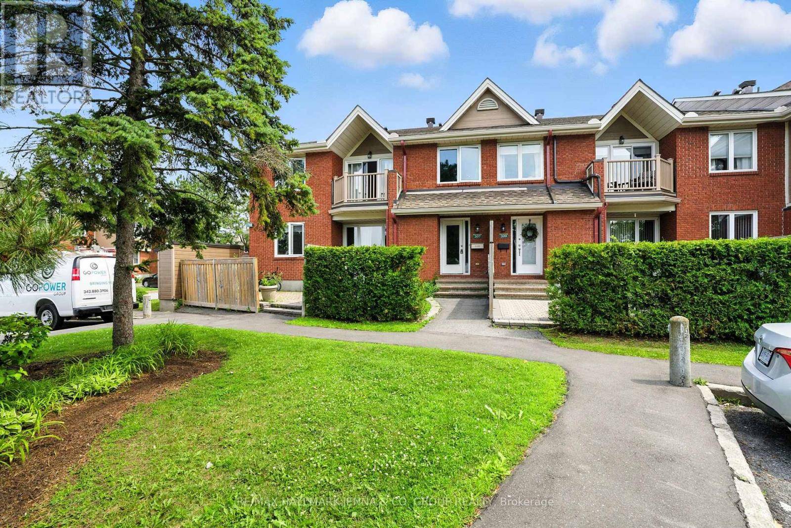 Ottawa, ON K4A2H1,1760 Cabaret LN #207