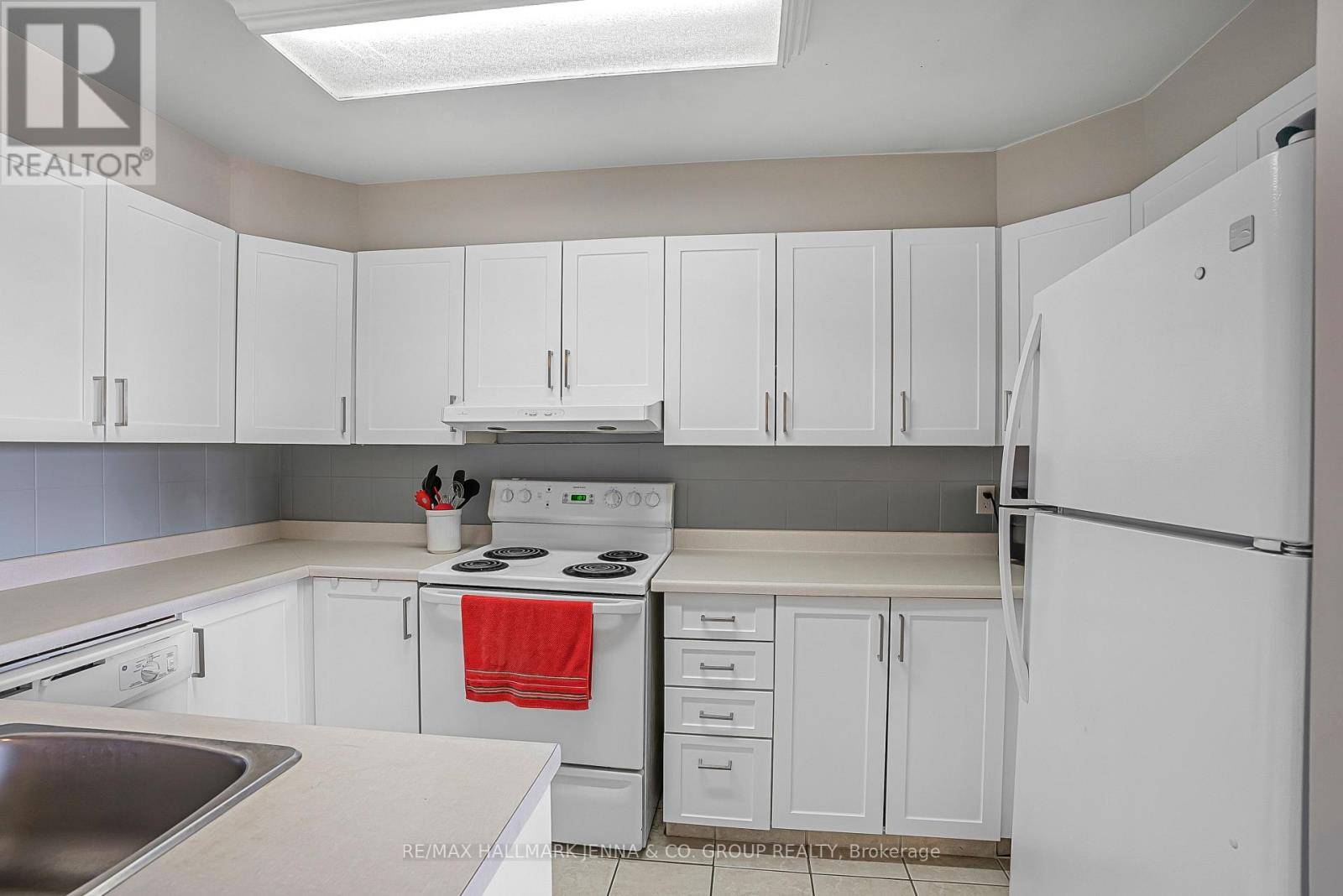 Ottawa, ON K4A2H1,1760 Cabaret LN #207