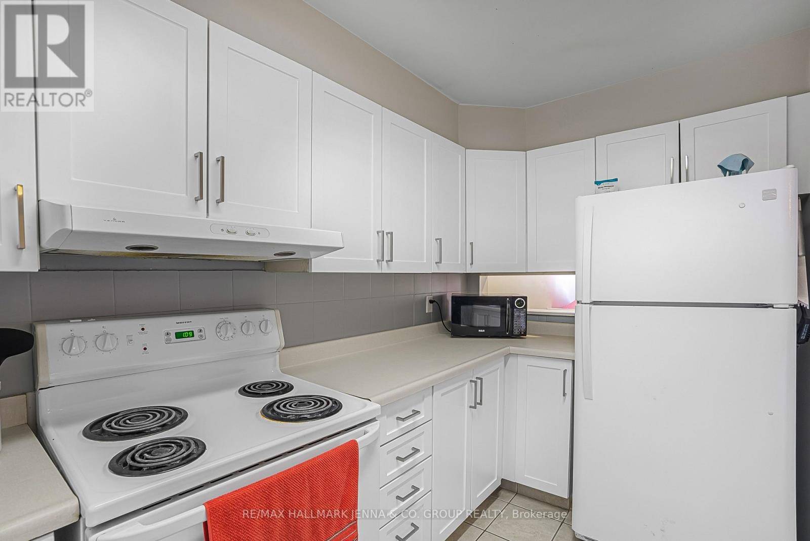 Ottawa, ON K4A2H1,1760 Cabaret LN #207