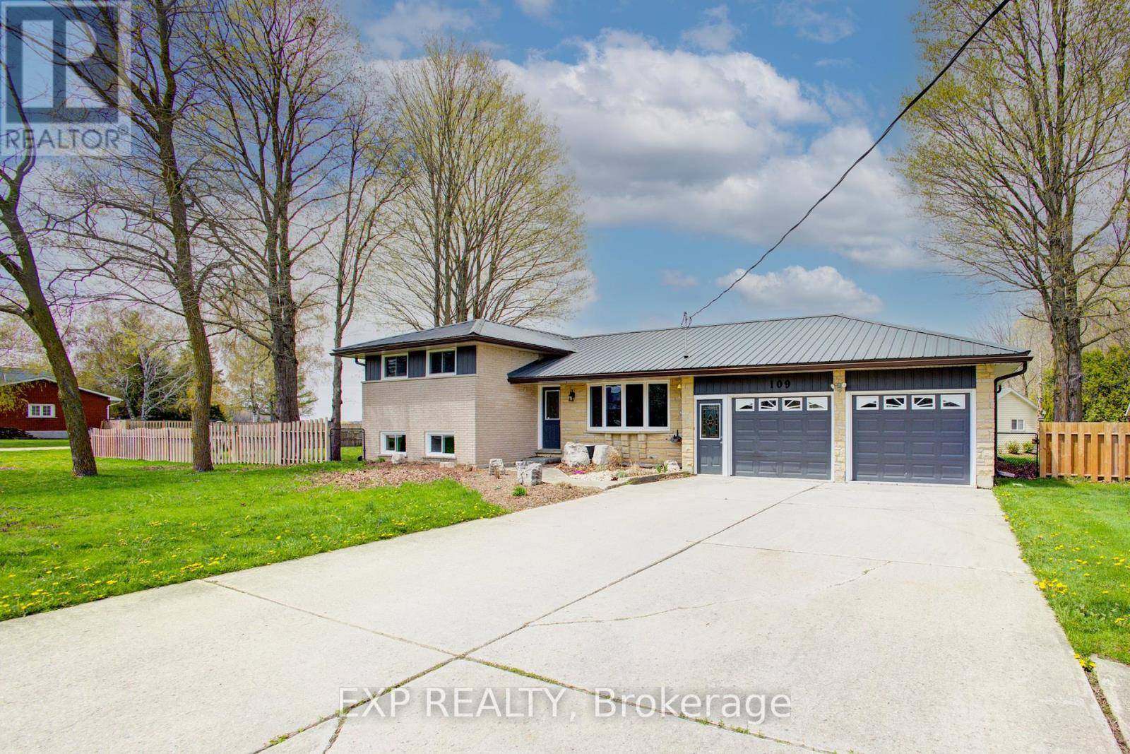 109 MCGIVERN STREET, Mapleton, ON N0G2K0