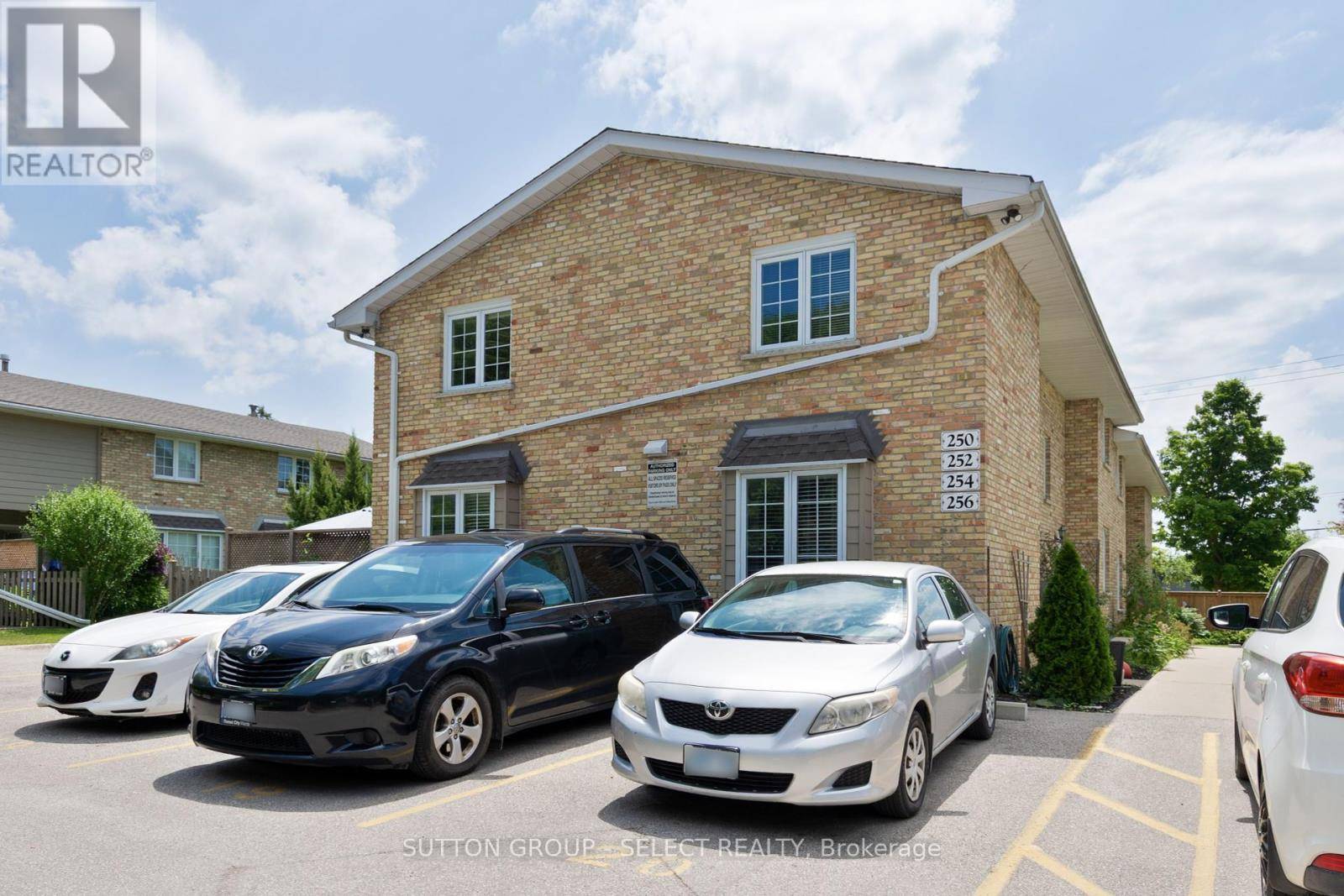 London North (north F), ON N6G2E5,256 Homestead CRES #256