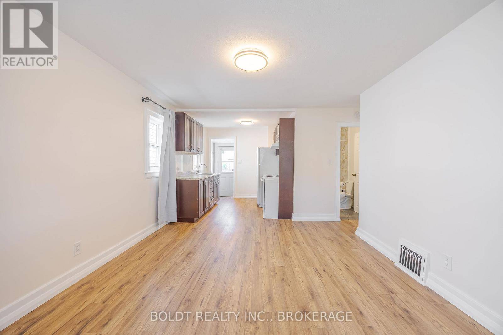 St. Catharines (fairview), ON L2N1C4,336 CARLTON STREET S