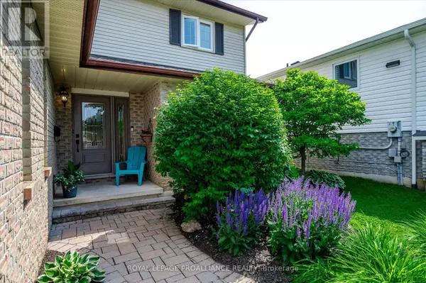Peterborough North (university Heights), ON K9L1X4,2112 LORRAINE DRIVE