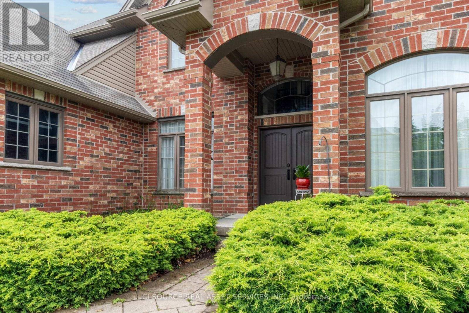London North (north B), ON N5X0H4,515 Skyline AVE #10