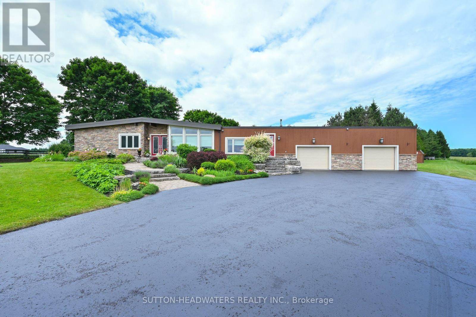 064349 COUNTY RD 3, East Garafraxa, ON L9W7J5