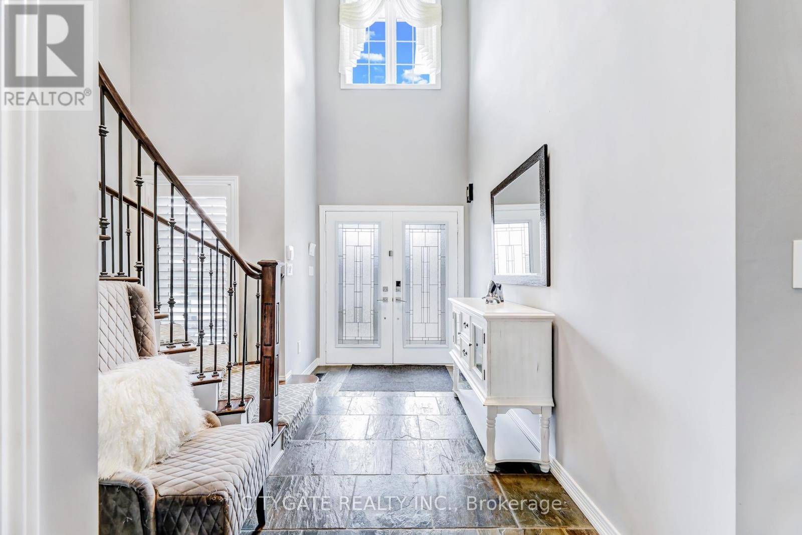 Hamilton (stoney Creek), ON L0R1P0,24 SIMPSON AVENUE