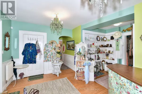 Selwyn, ON K0L2H0,60 QUEEN STREET