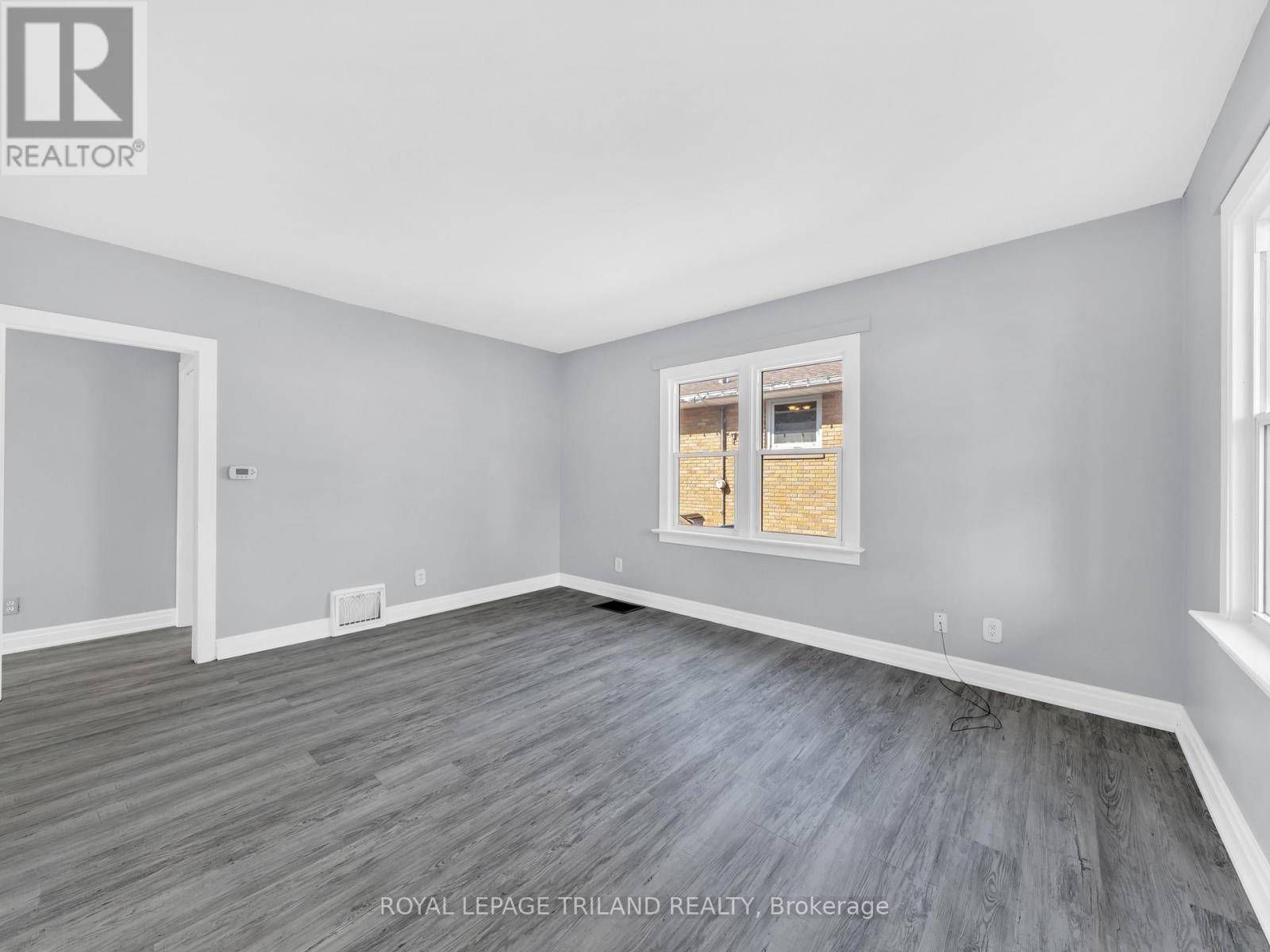 Chatham-kent, ON N7M1L2,7 EDNA STREET