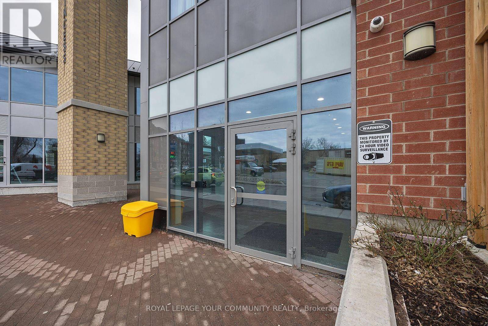Kingston (central City East), ON K7L1E5,652 Princess ST #223