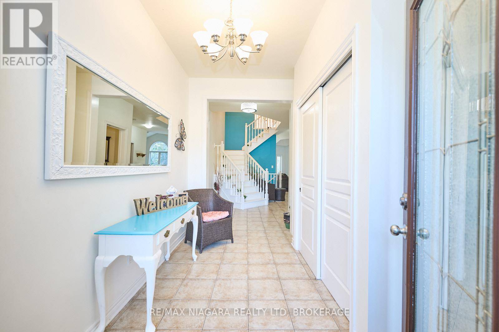 Fort Erie (crescent Park), ON L2A6W2,690 BRIAN STREET