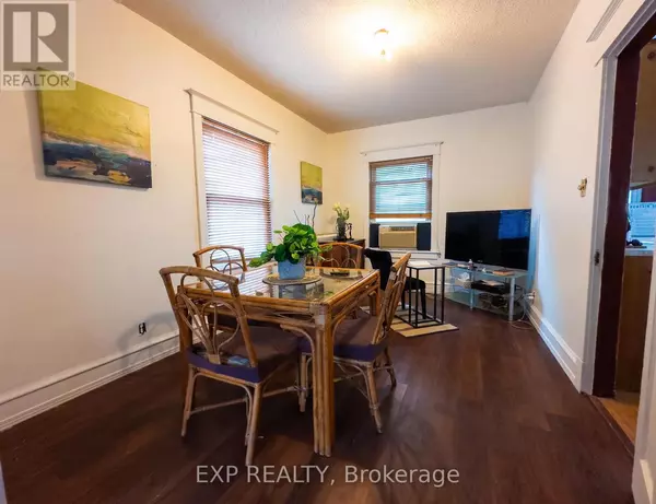 Hamilton (crown Point), ON L8H4E5,111 PARK ROW N