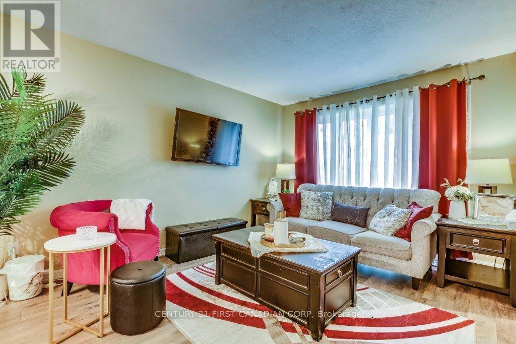 London South (south X), ON N6E1L2,700 Exeter RD #32