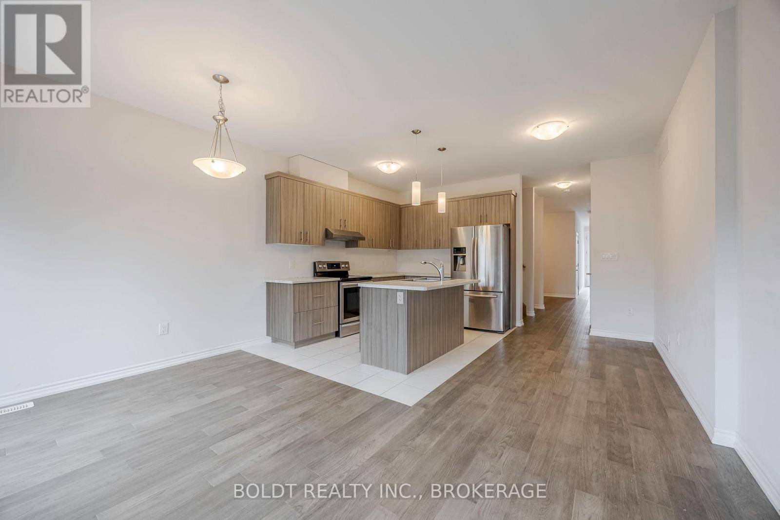 Welland (lincoln/crowland), ON L3B0H8,288 LOUISE STREET