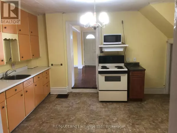 Brockton, ON N0G2V0,204 AMELIA STREET