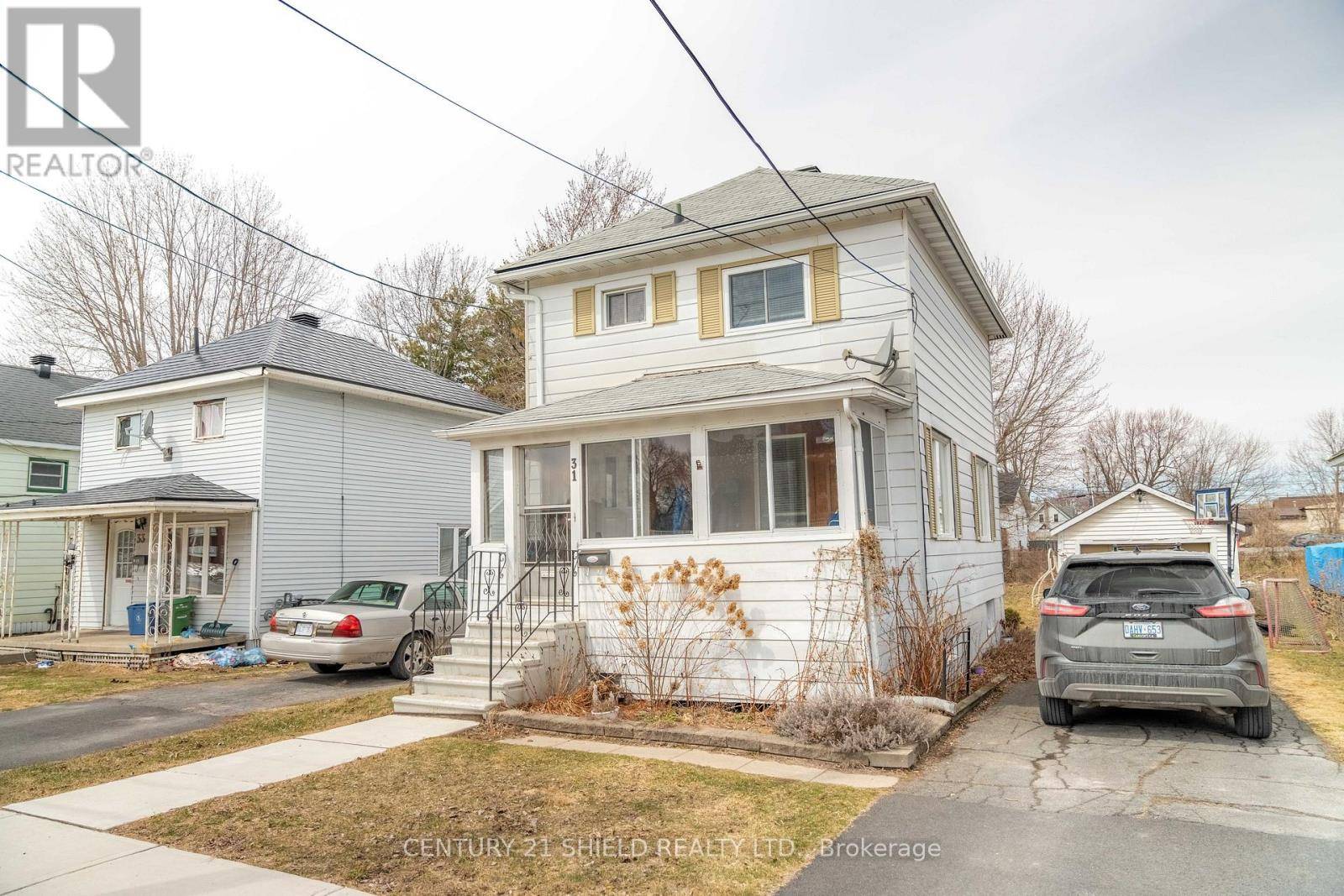 Cornwall, ON K6J2T5,31 FIFTH STREET W