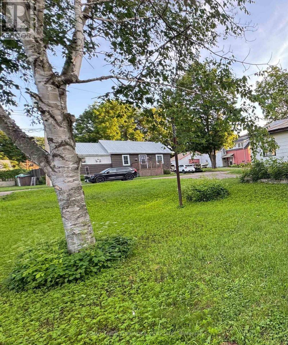 Pembroke, ON K8A1K3,187 HUNTER STREET