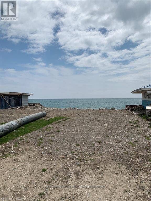 Chatham-kent (erieau), ON N0P1A0,18094 ERIE SHORE DRIVE
