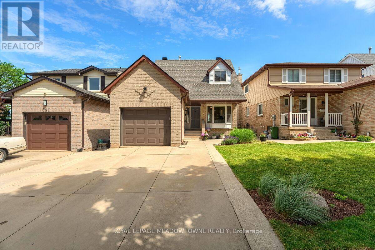 Hamilton (stoney Creek), ON L8J2C8,3 LYTON CRESCENT