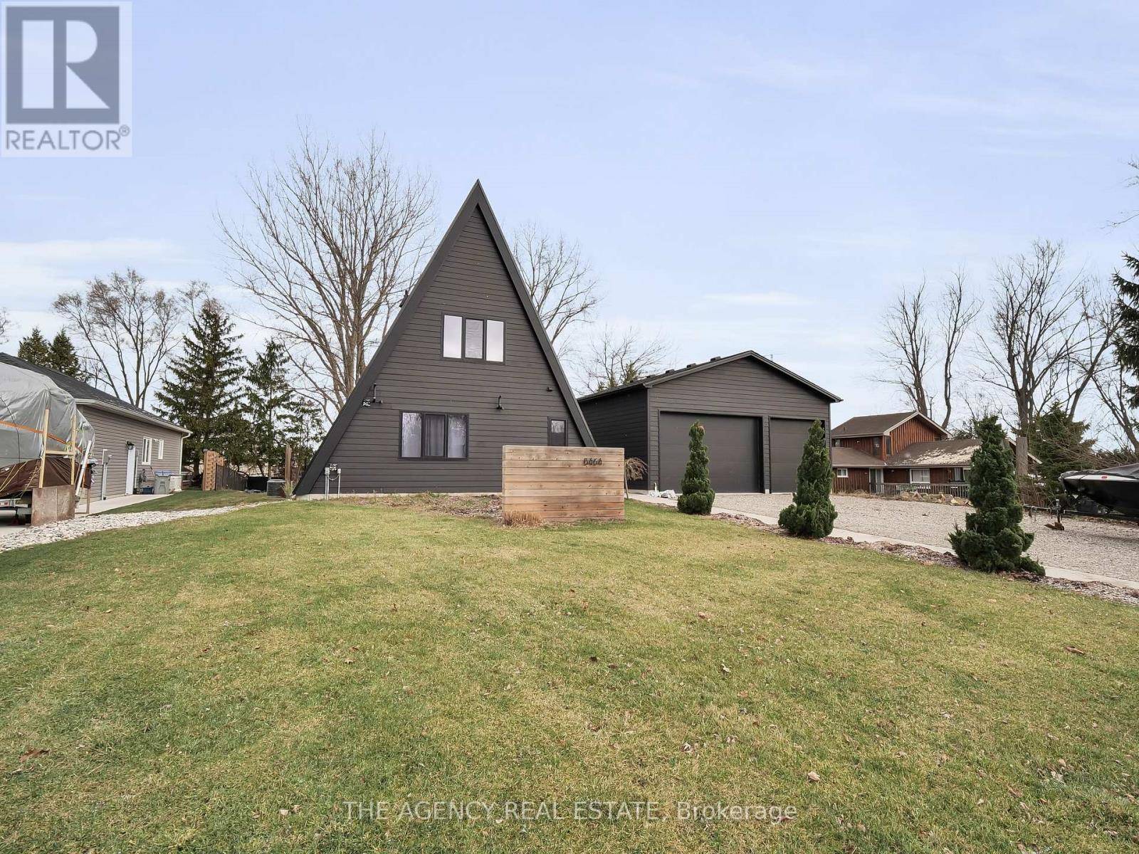 8464 ADAMS COURT, Lambton Shores (grand Bend), ON N0M1T0