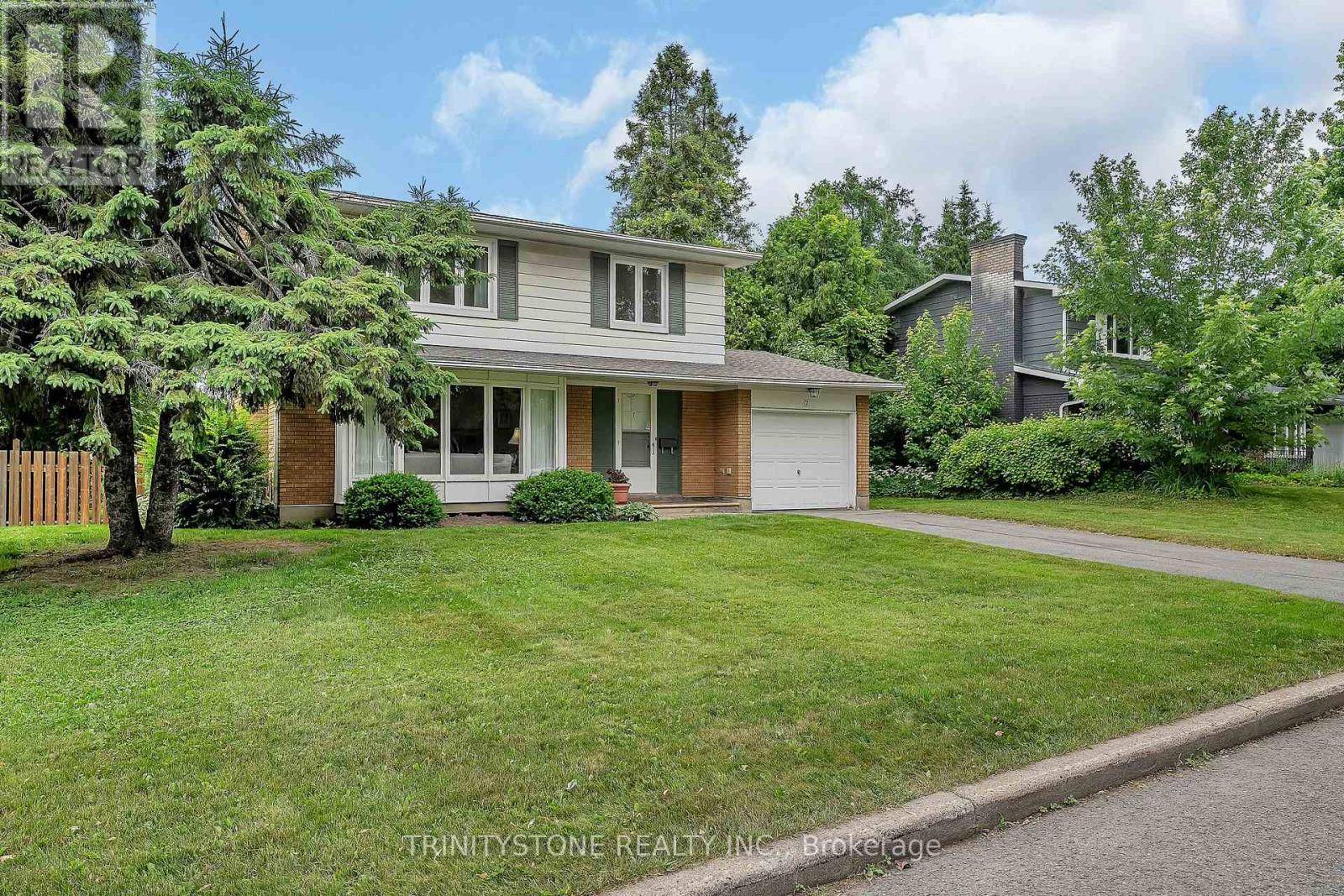 Ottawa, ON K2B6L6,7 PULFORD CRESCENT
